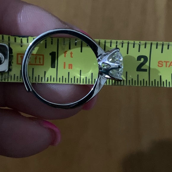 Brilliant white 2 cttw moissanite solitaire ring - Picture 15 of 16